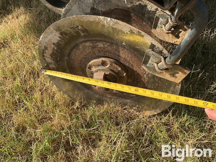 2022-john-deere-2633-image-10
