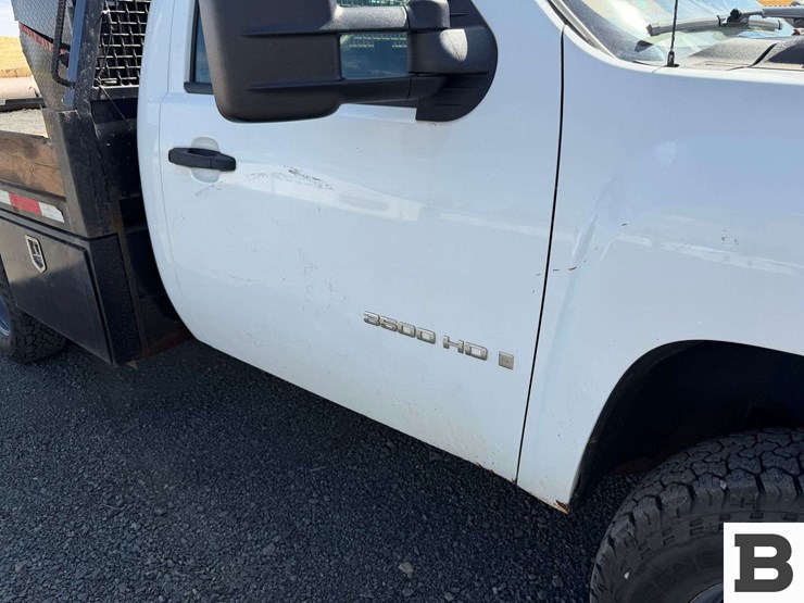 2008-chevrolet-silverado-3500-image-32