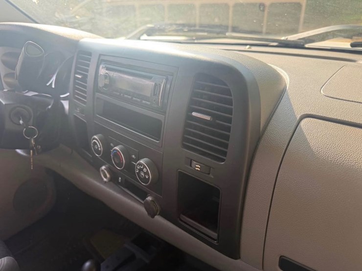 2013-chevrolet-2500hd-image-8