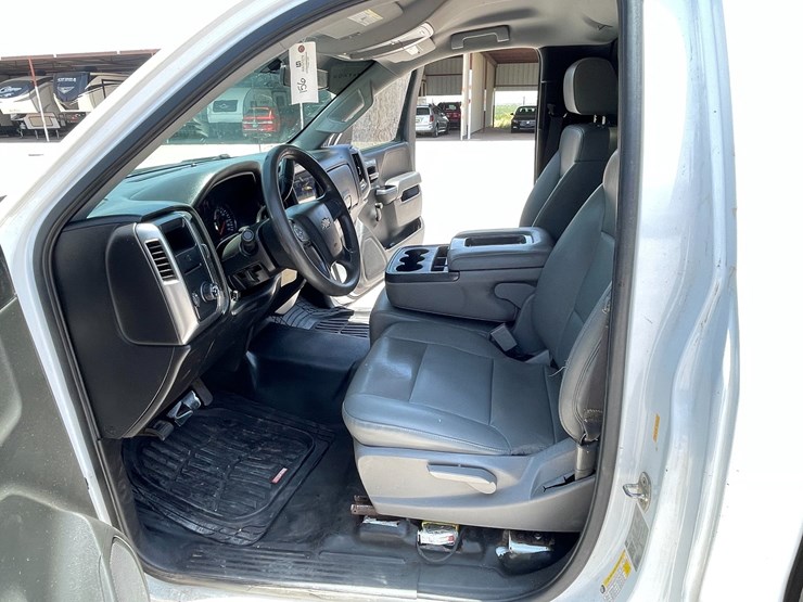 #1864-•-2018-chevy-work-truck-(has-nm-title)-image-53