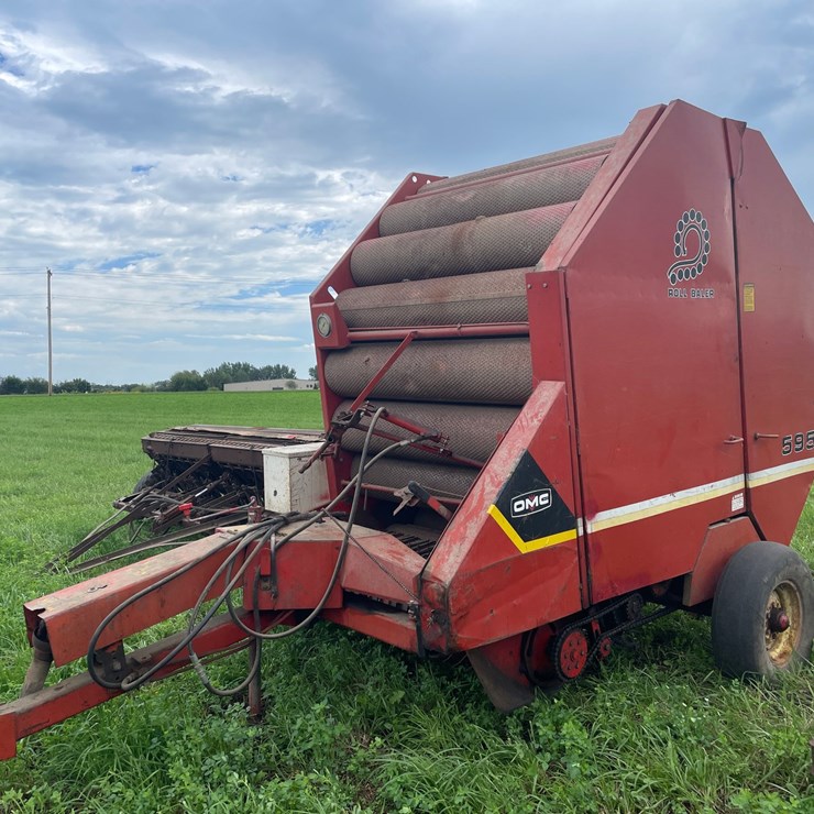 #2972 • IMC 595 Roller Baler