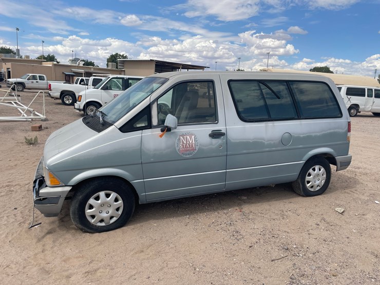 #1882-•-1992-ford-aerostar-xl-passenger-van-(has-nm-title)-(offsite-at-nmsu)-image-1