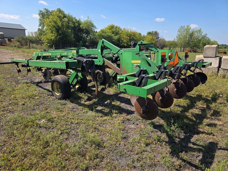 john-deere-2700-image-30