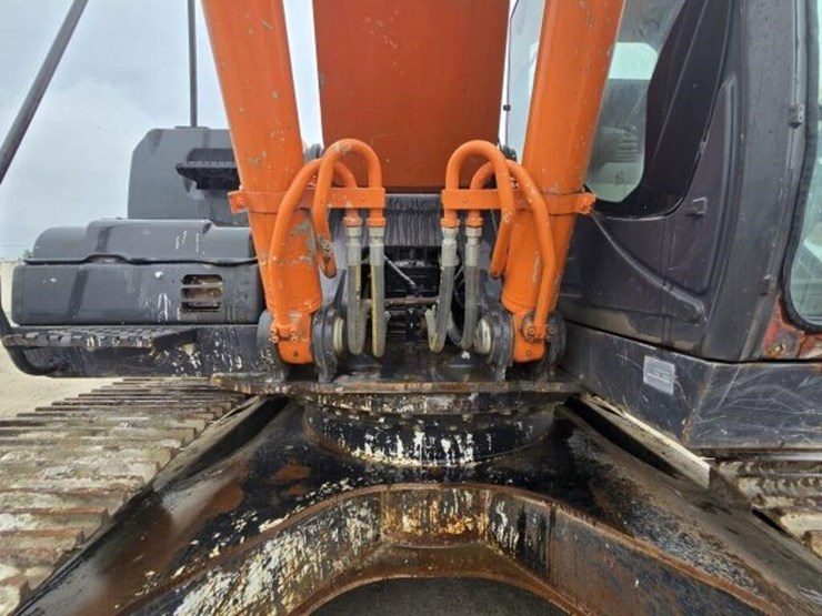 2012-hitachi-zx350-lc-image-18