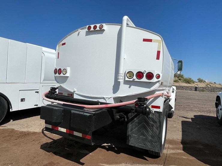 #1851-•-2000-sterling-7500-water-tank-truck-(has-nm-title)-image-10