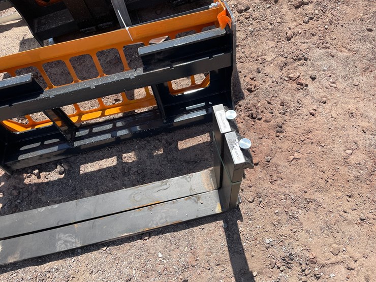 #2418-•-unused-2026-landhonor-pallet-fork-attachment-image-2