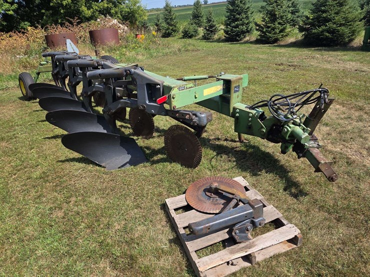 john-deere-2700-image-1