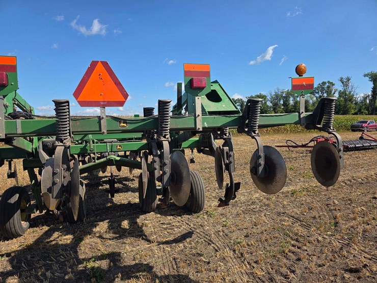john-deere-2700-image-16