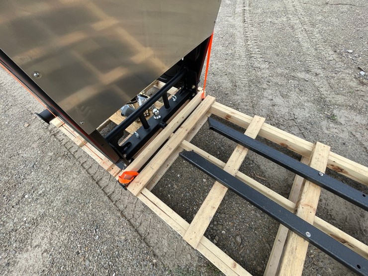 #6319-•-gooseneck-adapter-hitch-(green-bay,-wi)-image-29