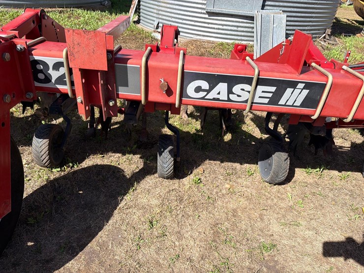 case-ih-1820-row-cultivator-image-13