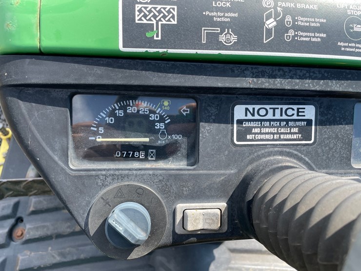 2010-john-deere-2305-image-38