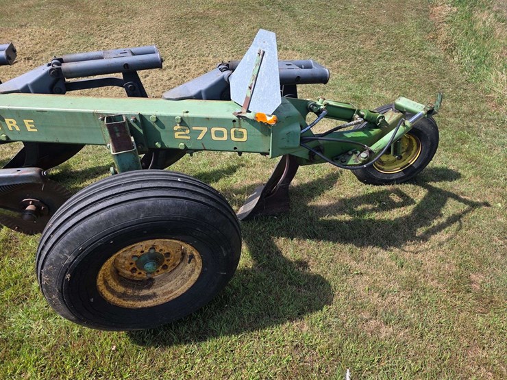 john-deere-2700-image-15