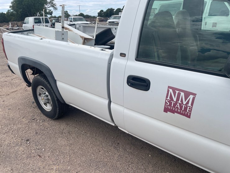 #1877-•-2003-chevy-silverado-pick-up-truck-(has-nm-title)-(offsite-at-nmsu)-image-17