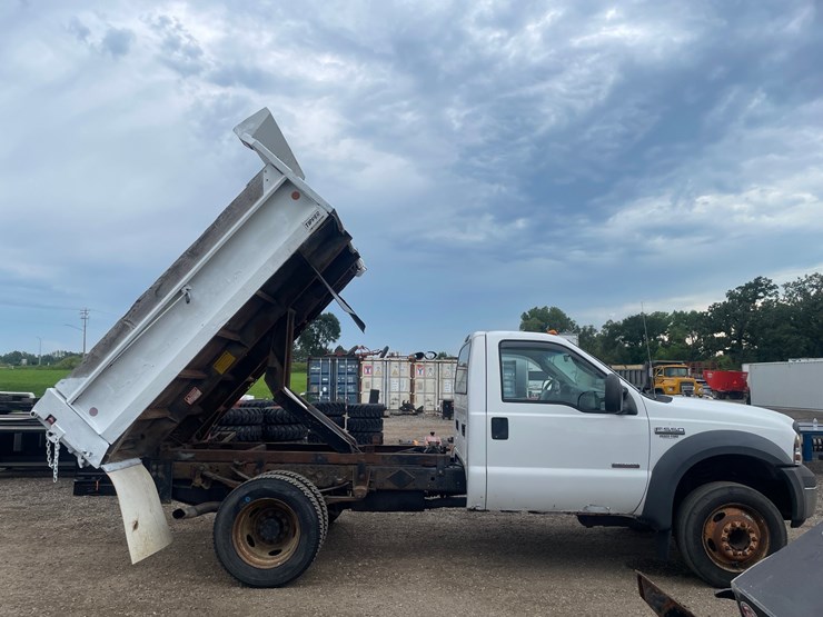2005-ford-f550-xl-image-16