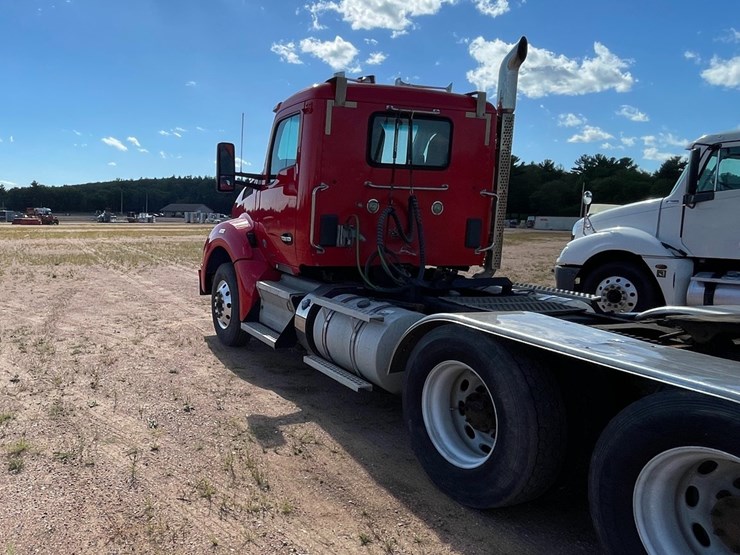 2014-kenworth-t880-image-3