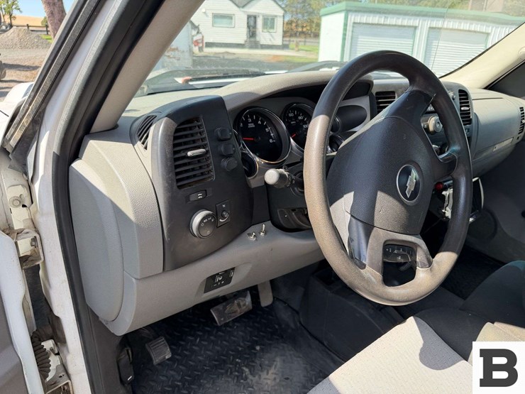 2008-chevrolet-silverado-3500-image-38