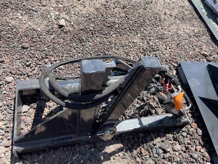 #2429-•-unused-2026-landhonor-skid-steer-tree-puller-attachment-image-7