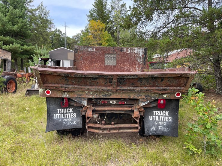 #6208-•-ford-f500-single-axle-flatbed-truck-(no-title)-image-3