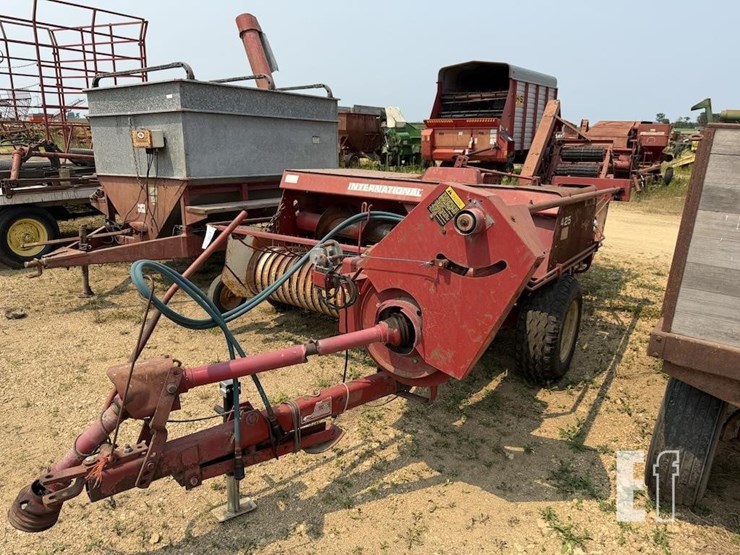 case-ih-425-image-3