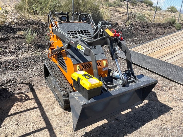 #2067-•-unused-2026-landhonor-mini-skid-steer-loader-image-27