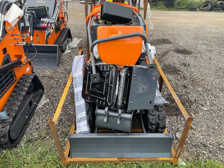 #2970-•-landhonor-mini-excavator-image-2