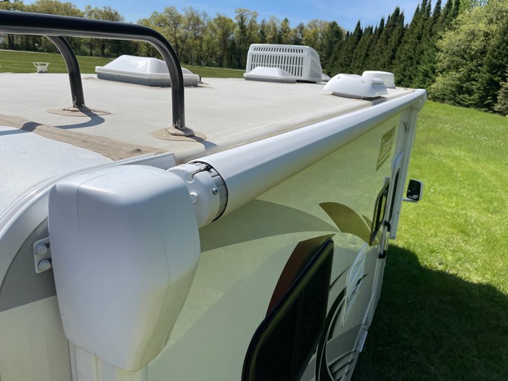 2021-ford-e350-image-20