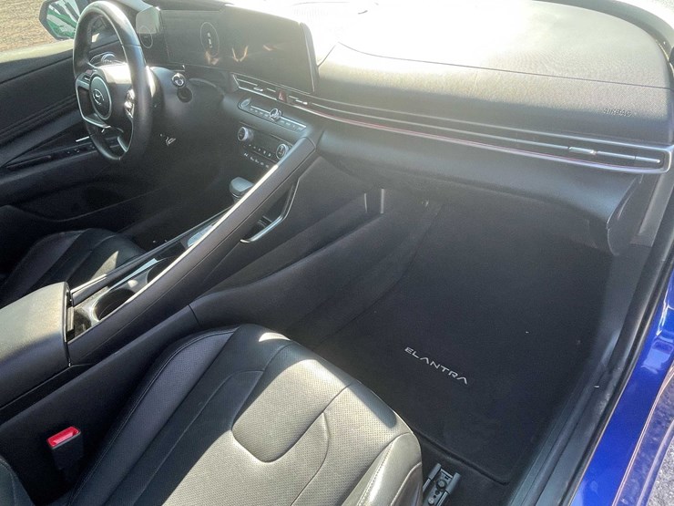 #1859-•-2023-hyundai-elantra-(has-nm-title)-image-76