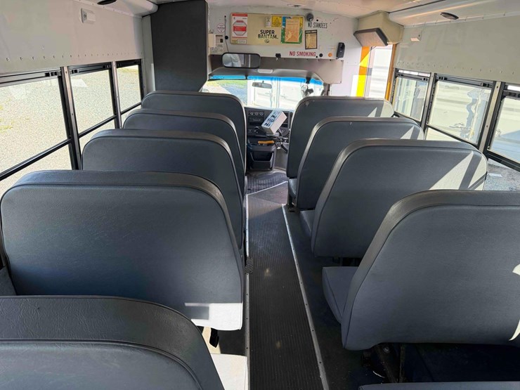 2009-chevrolet-20-passenger-school-bus-image-21