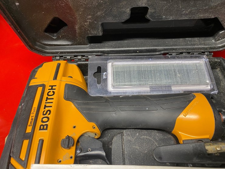 #6276-•-bostitch-pneumatic-smart-point-brad-nailer-image-3