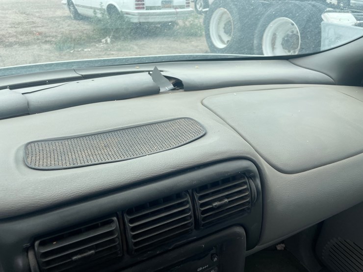 2002-chevrolet-venture-image-22