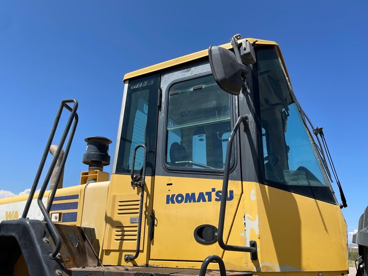 2005-komatsu-wa380-image-32