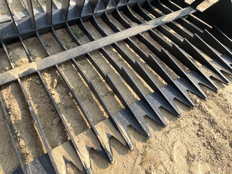 #2528-•-greatbear-skid-steer-rock-bucket-attachment-image-9