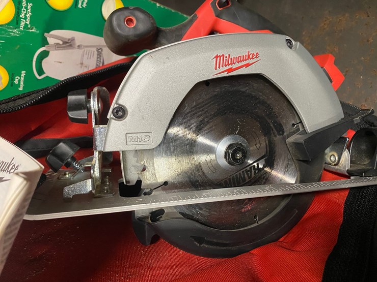 #6297-•-milwaukee-m18-6-1/2"-circular-saw-image-2