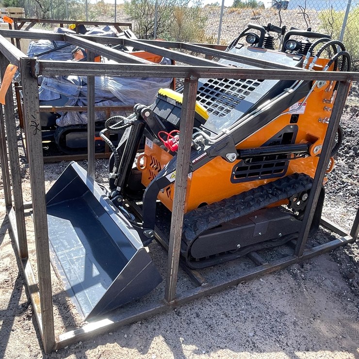 #2068 • Unused 2026 Landhonor Mini Skid Steer Loader