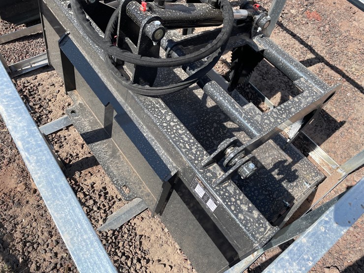 #2411-•-unused-2026-landhonor-mini-skid-steer-grapple-bucket-image-5