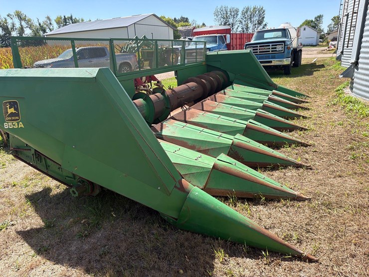 john-deere--835a-header-image-7