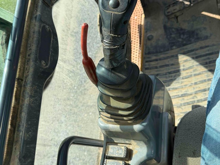 2019-deere-350g-lc-image-31