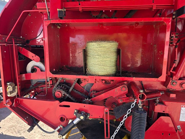 2009-new-holland-br7090-image-32