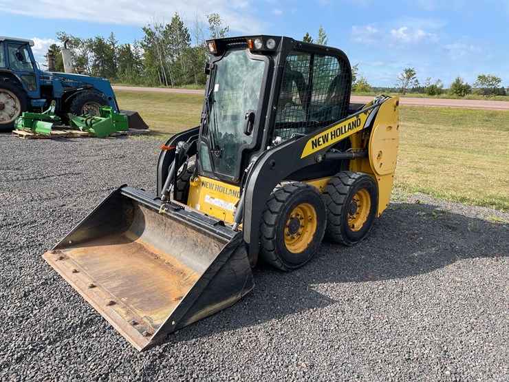 2021-new-holland-l316-image-1
