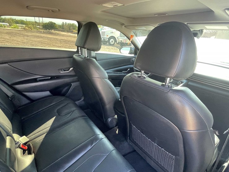 #1859-•-2023-hyundai-elantra-(has-nm-title)-image-81