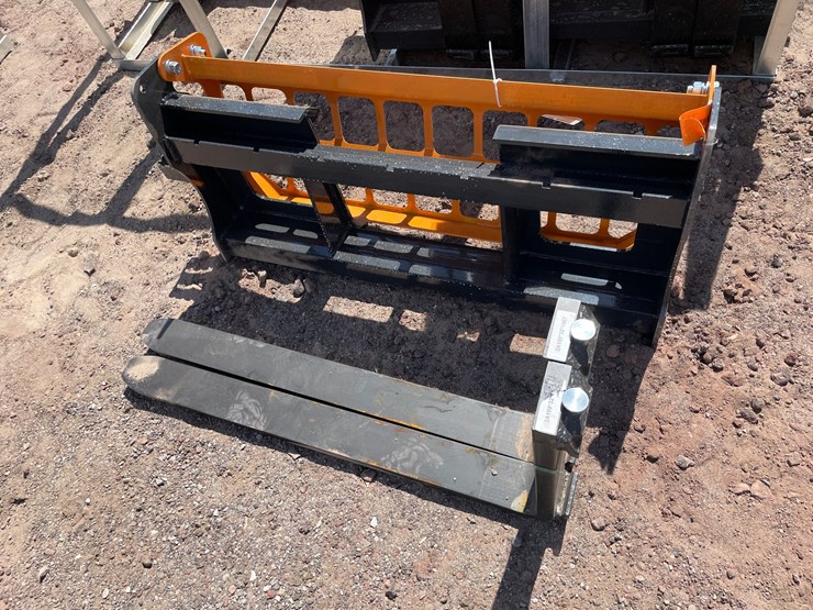 #2418-•-unused-2026-landhonor-pallet-fork-attachment-image-1
