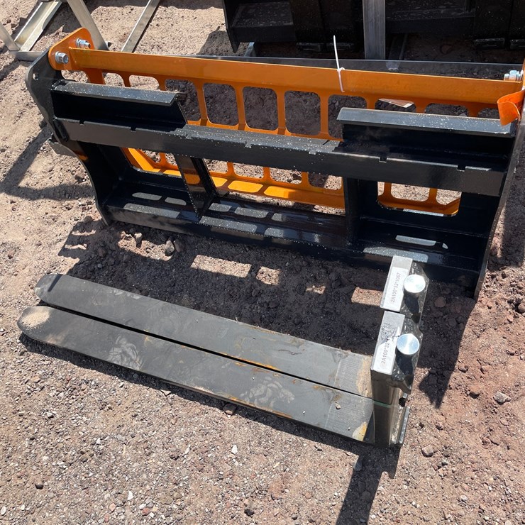 #2418 • Unused 2026 Landhonor Pallet Fork Attachment