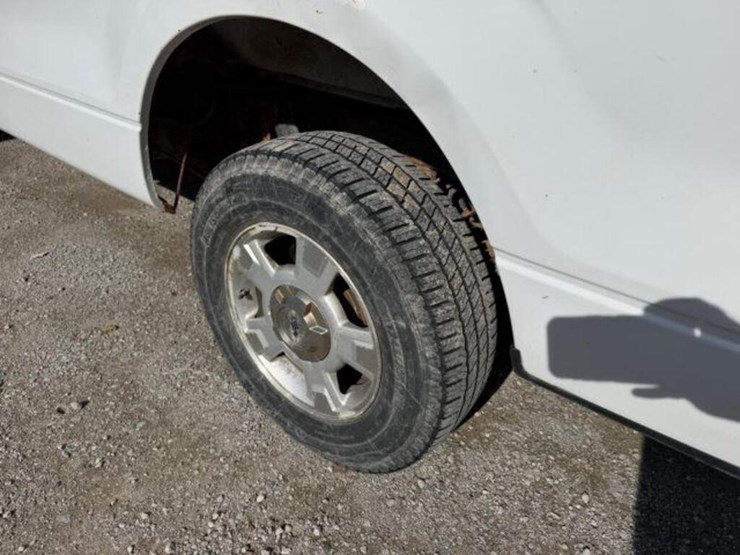 2014-ford-f150-xlt-image-33