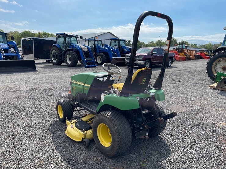 2010-john-deere-2305-image-3