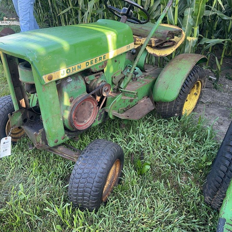 JOHN DEERE 110