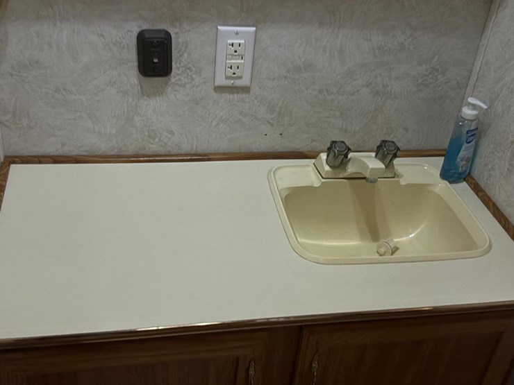 #5944-•-1996-dutchmen-camper-(shawano,-wi)-(has-wi-title)-image-48