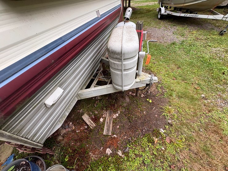 #5996-•-1989-fleetwood-resort-camper-(three-lakes,-wi)-(has-wi-title)-image-17