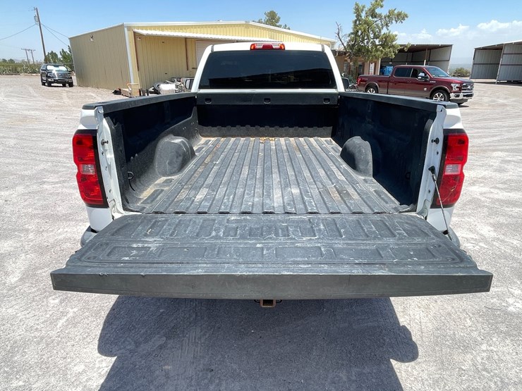 #1864-•-2018-chevy-work-truck-(has-nm-title)-image-35