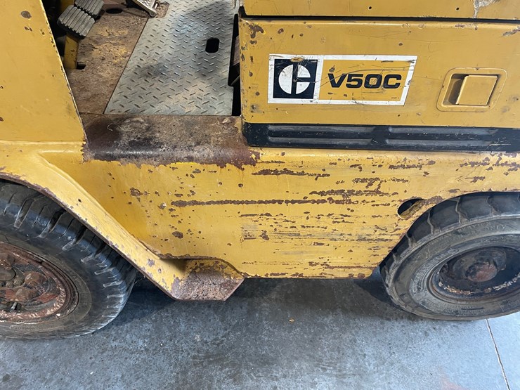 #133-•-cat-pneumatic-forklift-(shawano,-wi)-image-13