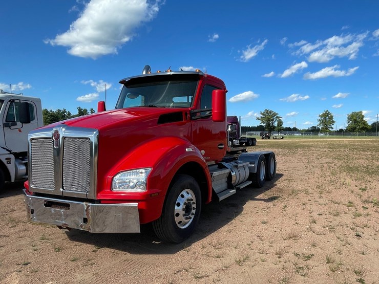 2014-kenworth-t880-image-1